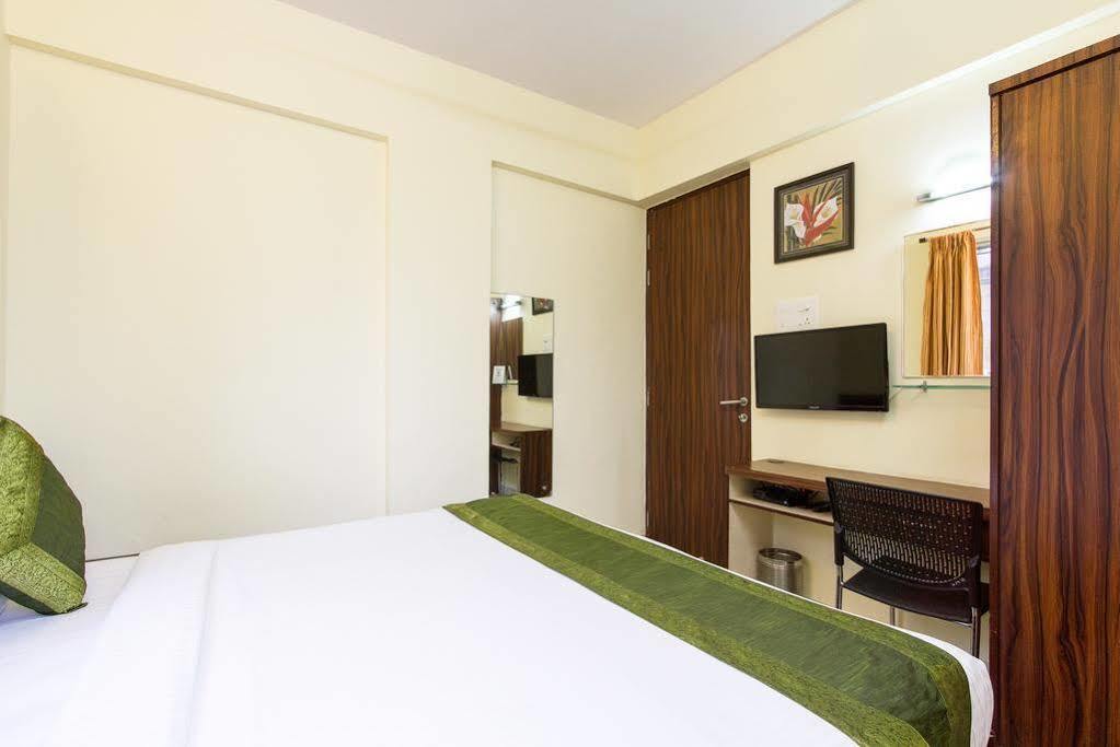 Hotel Treebo Park View Hadapsar 3*